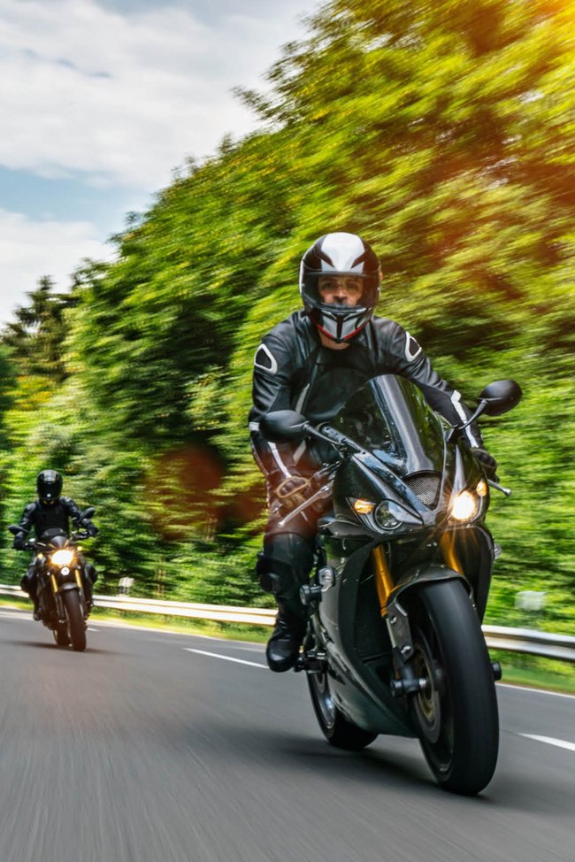 1838828650 Gruppe von Motorradfahrern